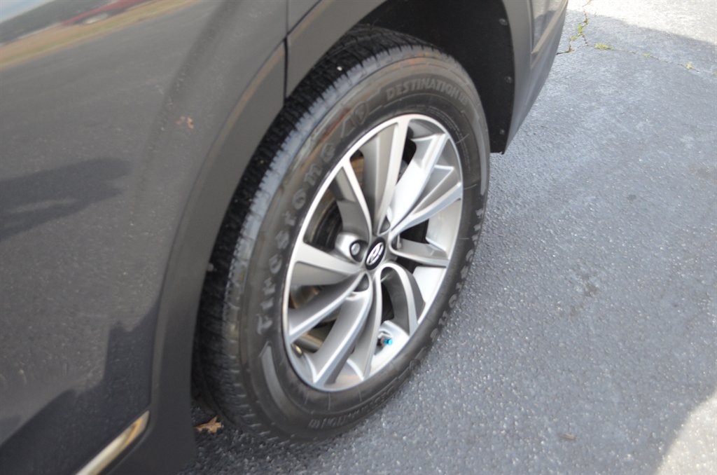 2020 Hyundai Santa Fe - $17,999