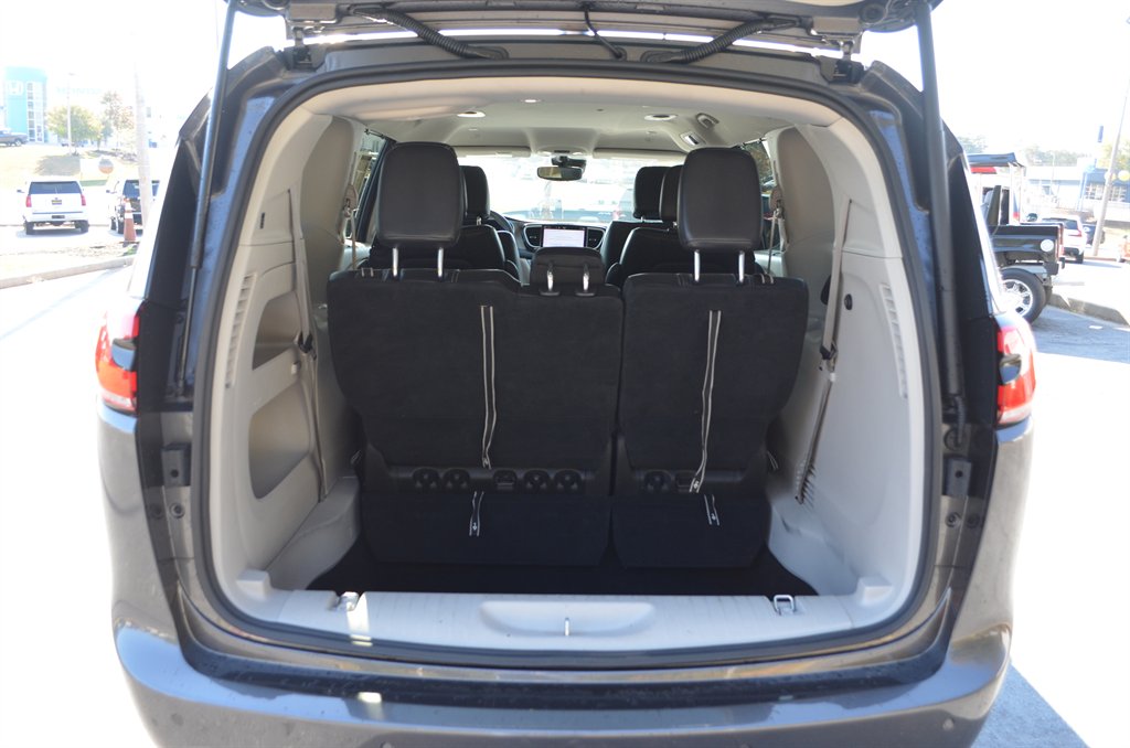 2022 Chrysler Pacifica - $19,950