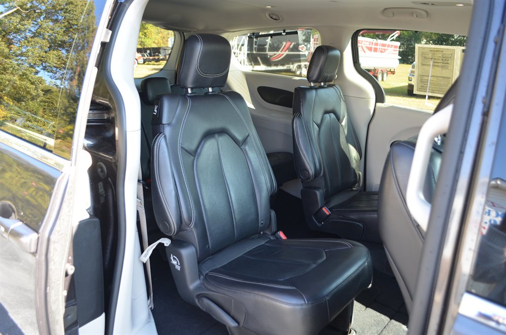 2022 Chrysler Pacifica - $19,950