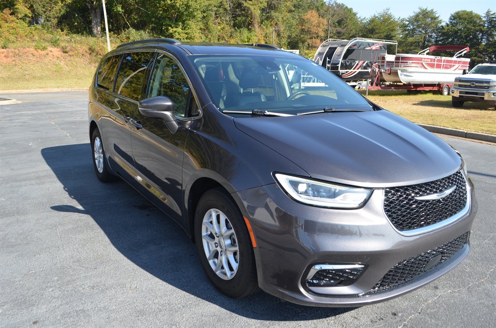 2022 Chrysler Pacifica - $19,950