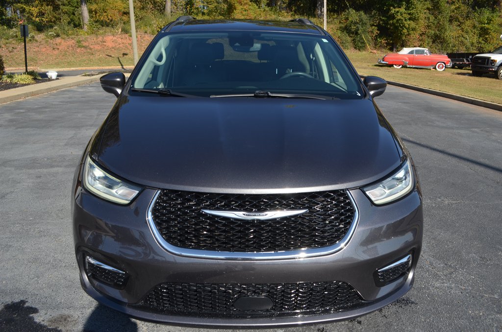 2022 Chrysler Pacifica - $19,950