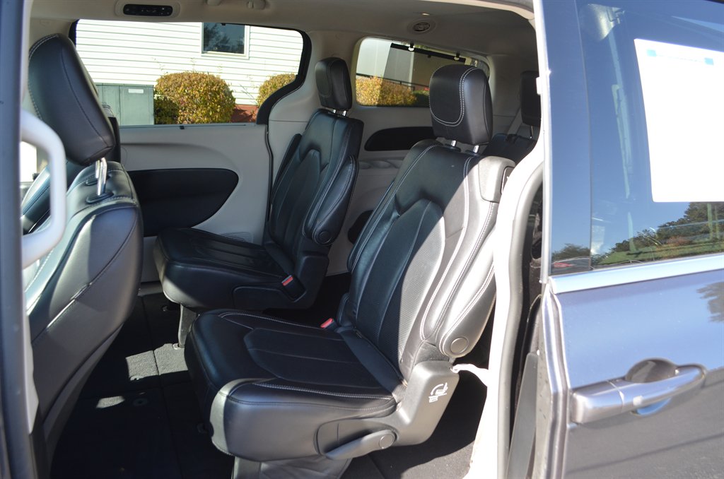2022 Chrysler Pacifica - $19,950