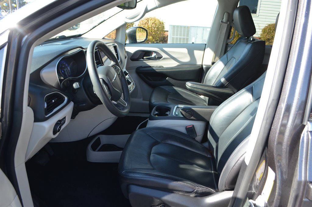 2022 Chrysler Pacifica - $19,950