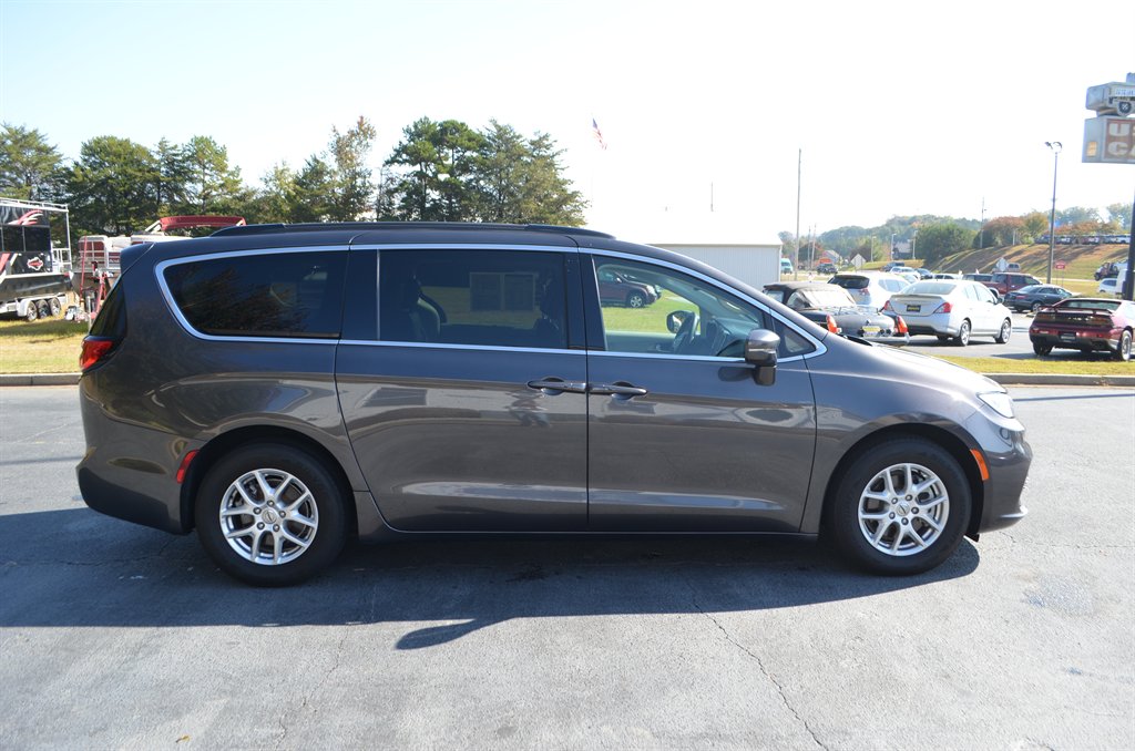 2022 Chrysler Pacifica - $19,950