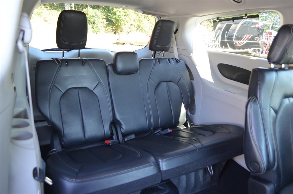2022 Chrysler Pacifica - $19,950