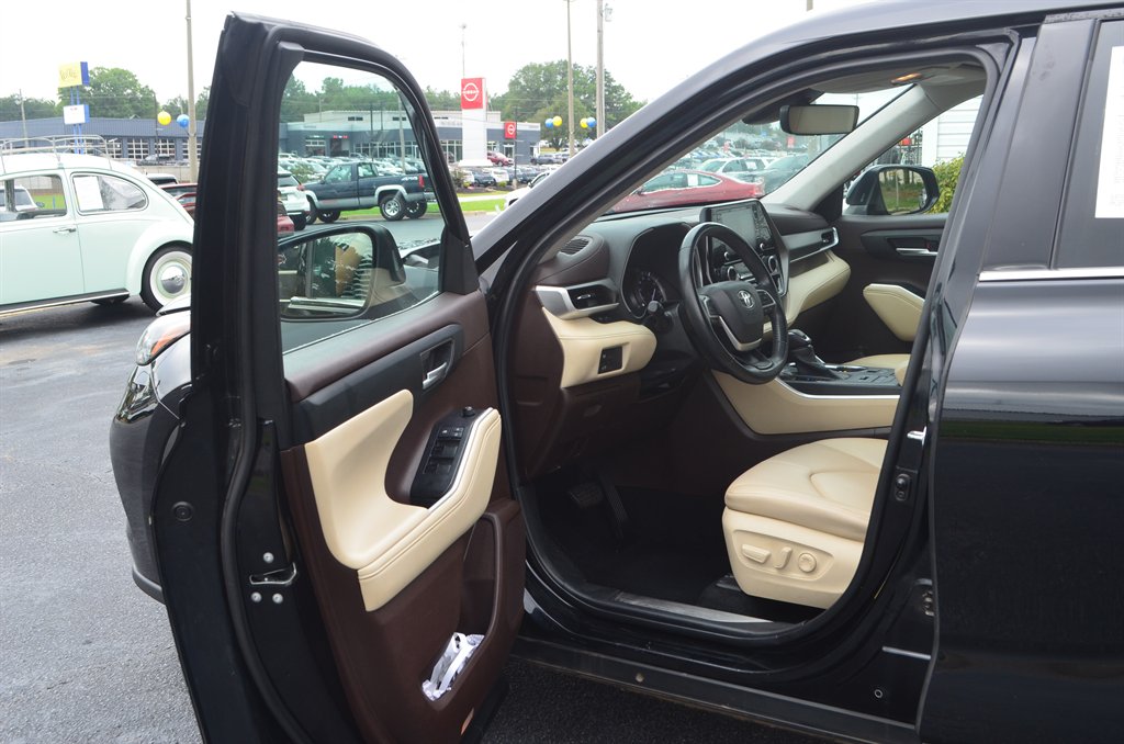 2022 Toyota Highlander - $27,950