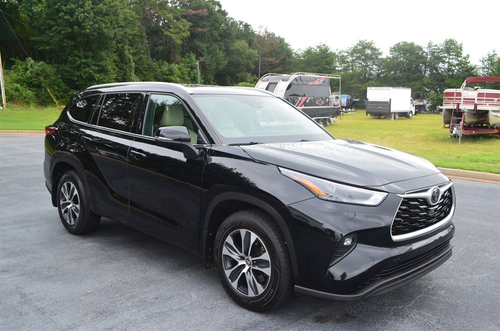 2022 Toyota Highlander - $27,950