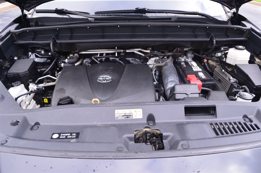 2022 Toyota Highlander - $27,950