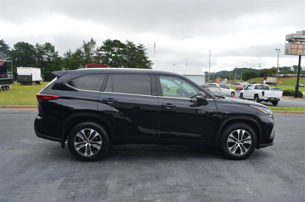 2022 Toyota Highlander - $27,950