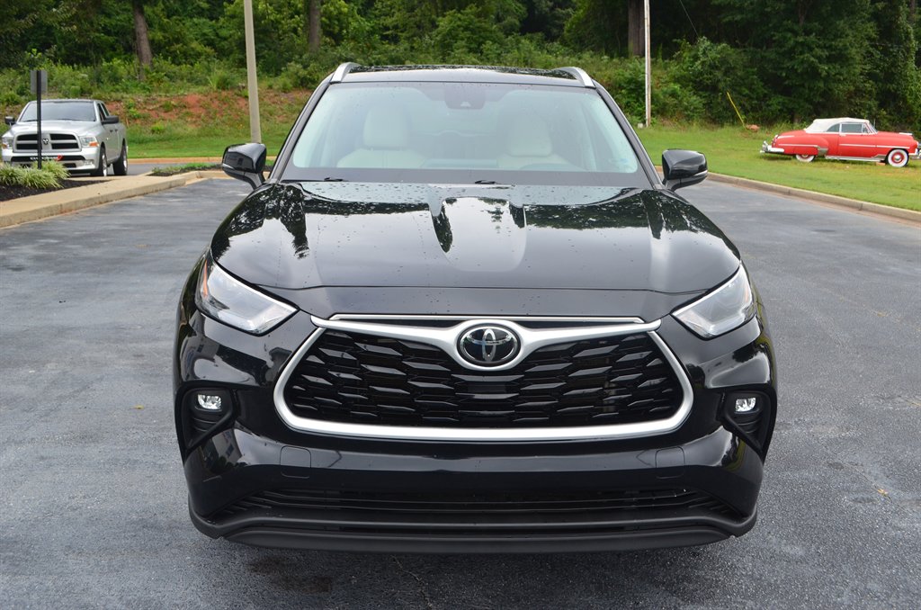 2022 Toyota Highlander - $27,950