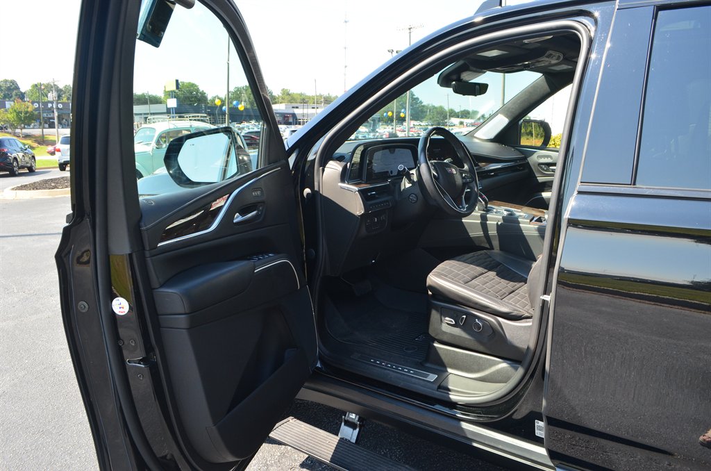 2023 Cadillac Escalade - $74,222