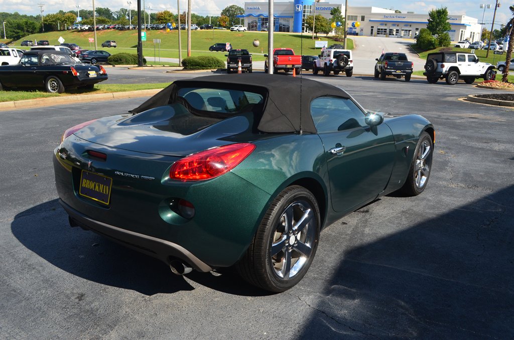 2007 Pontiac Solstice - $9,777