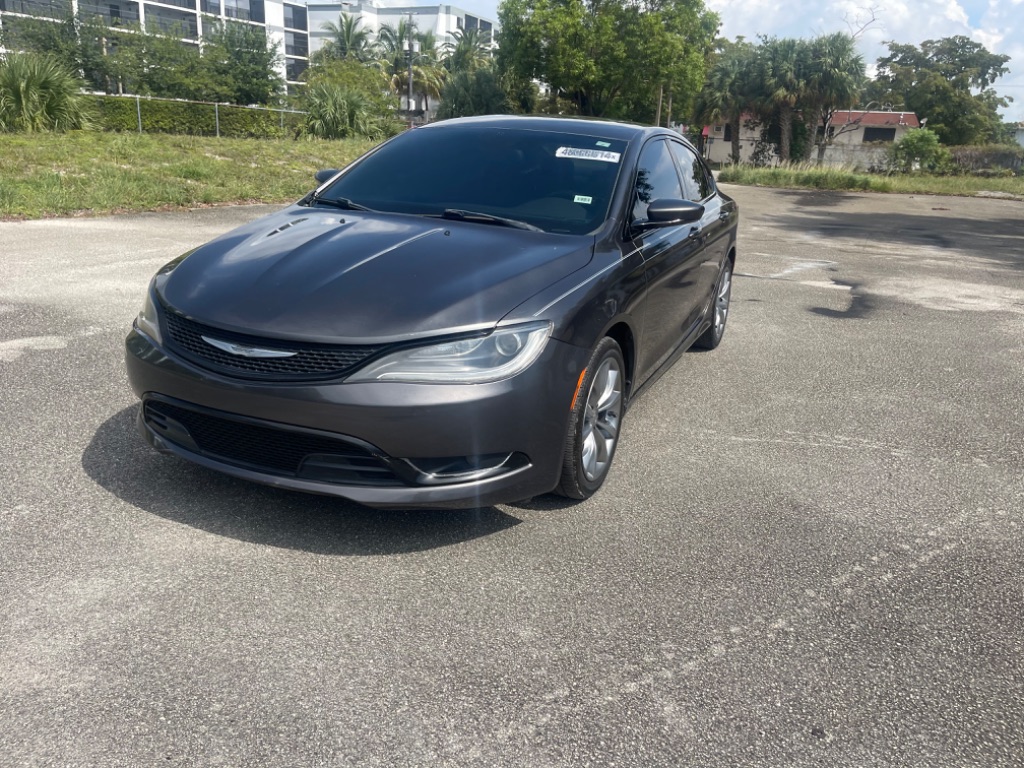 2016 Chrysler 200 S photo