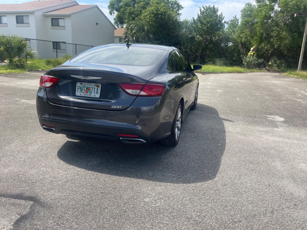 2016 Chrysler 200 S photo