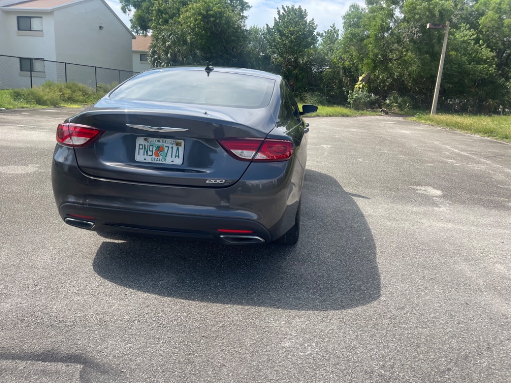2016 Chrysler 200 S photo