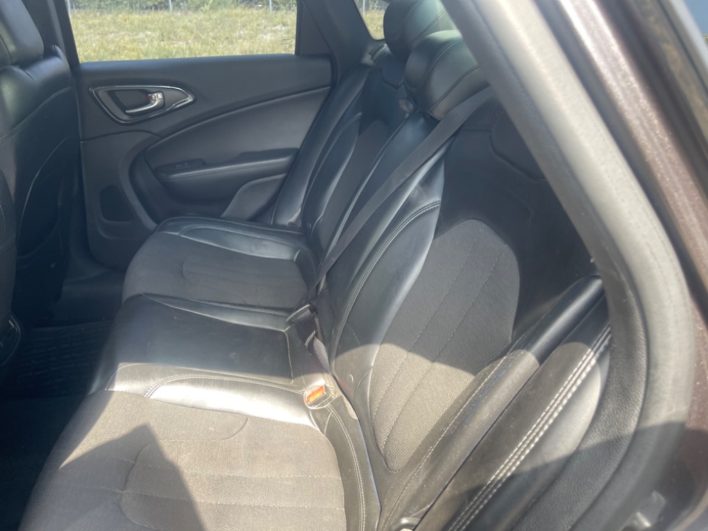 2016 Chrysler 200 S photo