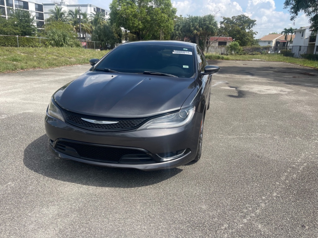 2016 Chrysler 200 S photo