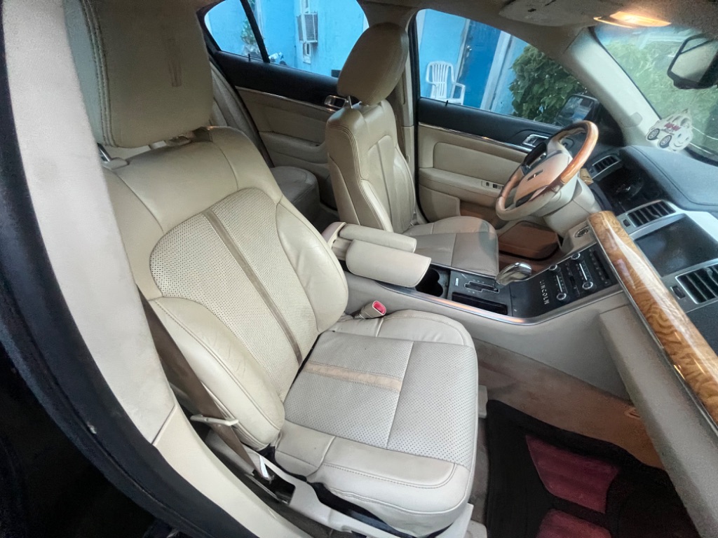 2009 Lincoln MKS