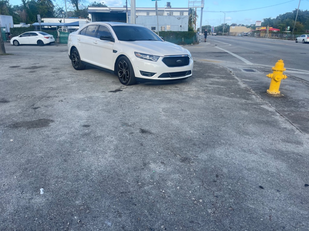 2014 Ford Taurus