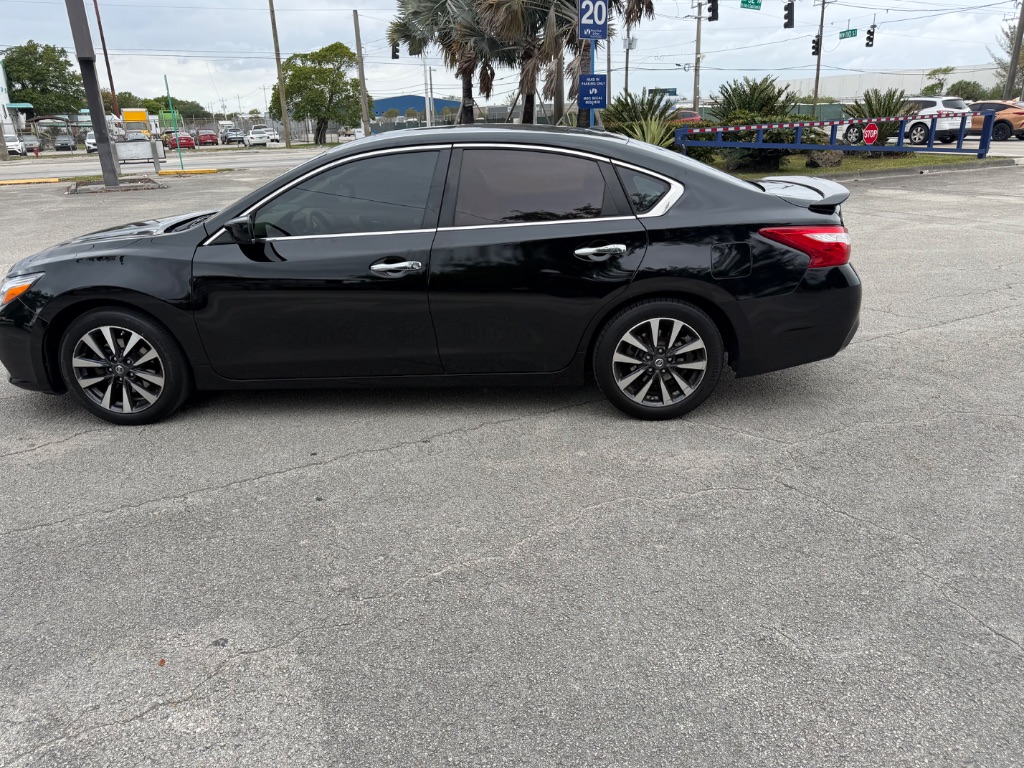 2017 Nissan Altima - $5,500