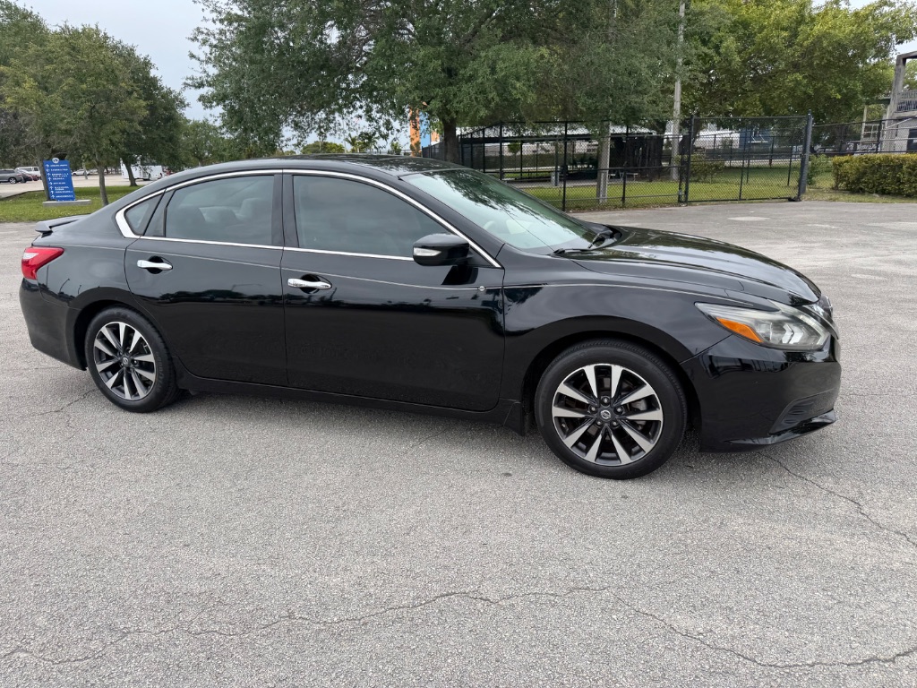 2017 Nissan Altima - $5,500