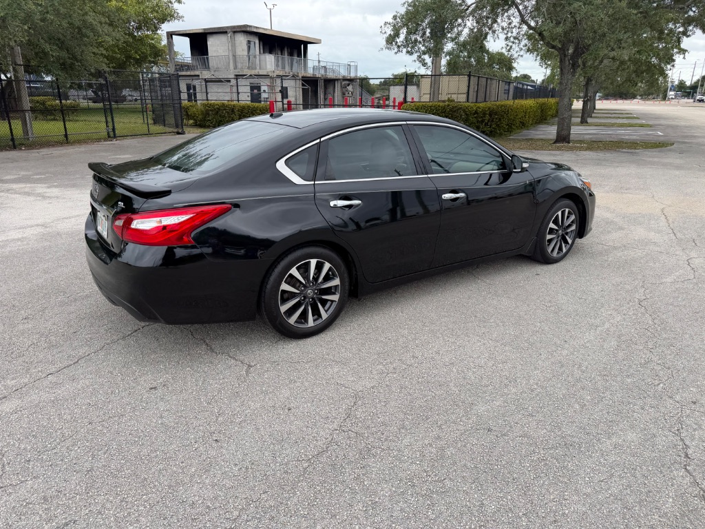 2017 Nissan Altima - $5,500