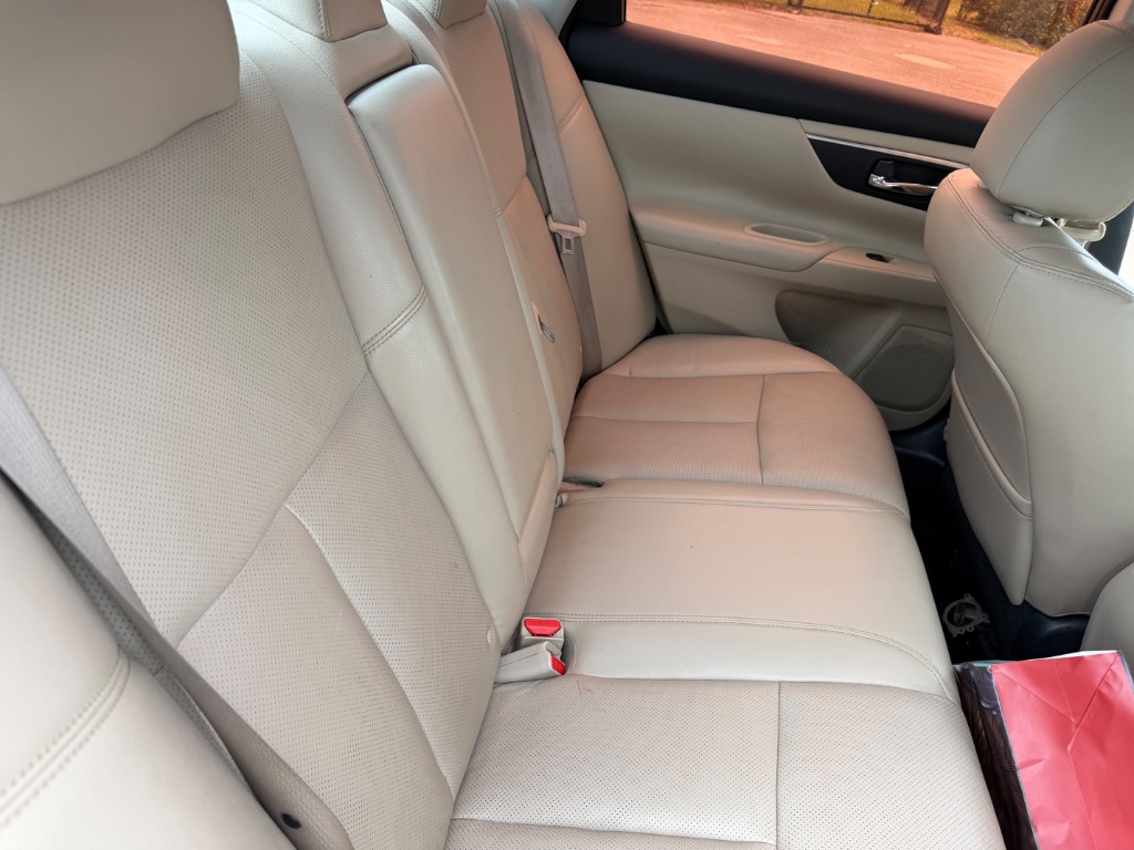2017 Nissan Altima - $5,500
