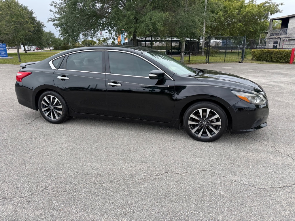 2017 Nissan Altima - $5,500