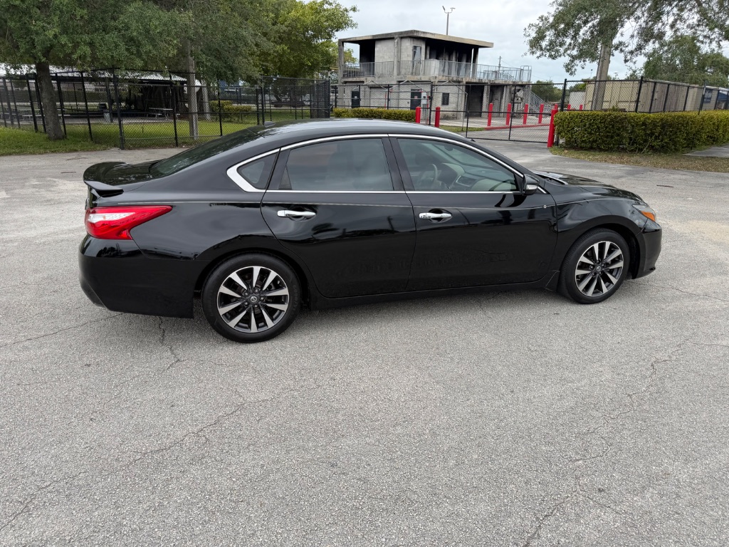 2017 Nissan Altima - $5,500