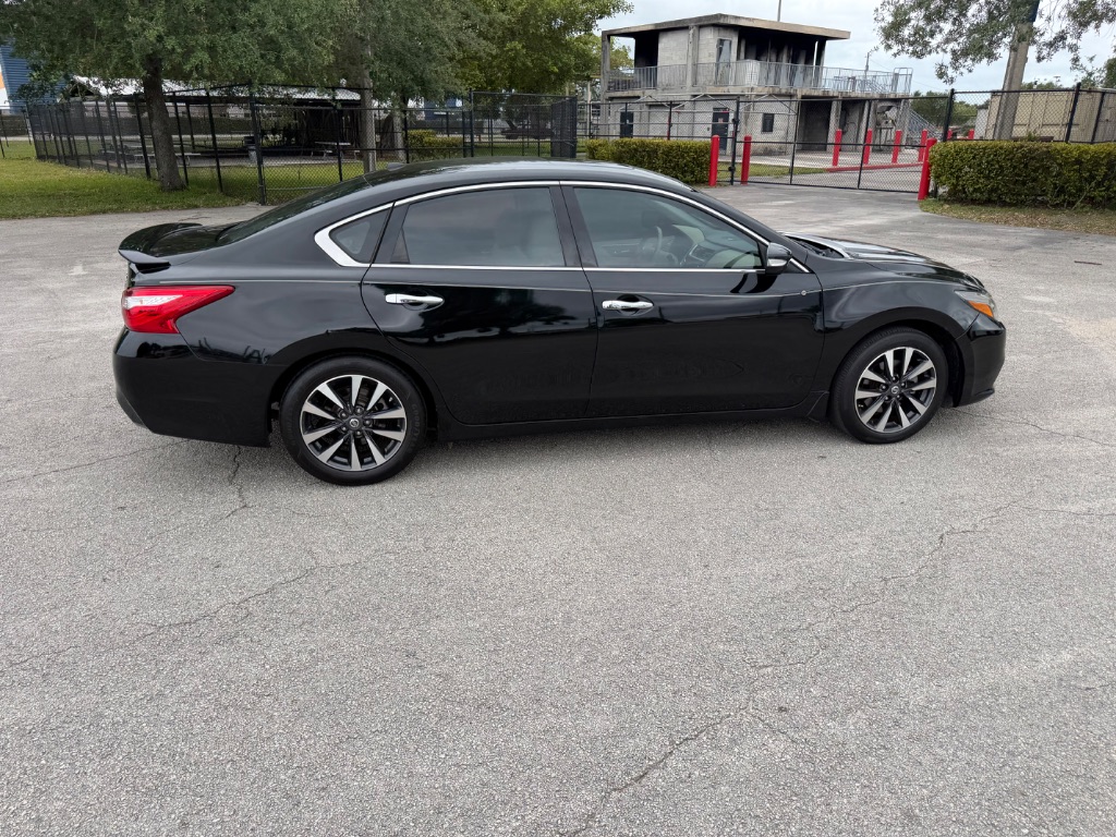 2017 Nissan Altima - $5,500