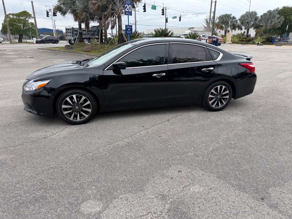 2017 Nissan Altima - $5,500