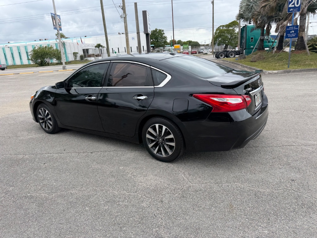 2017 Nissan Altima - $5,500