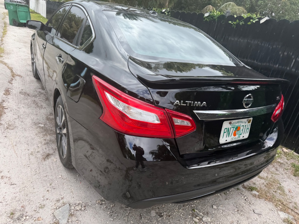 2017 Nissan Altima - $5,500