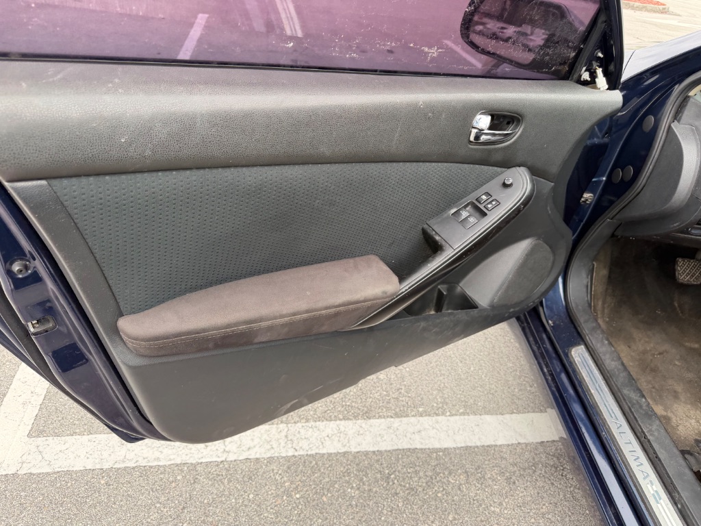 2013 Nissan Altima - $4,000
