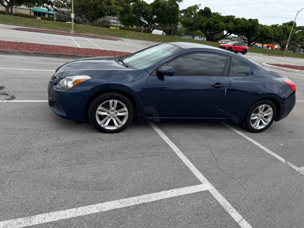 2013 Nissan Altima - $4,000