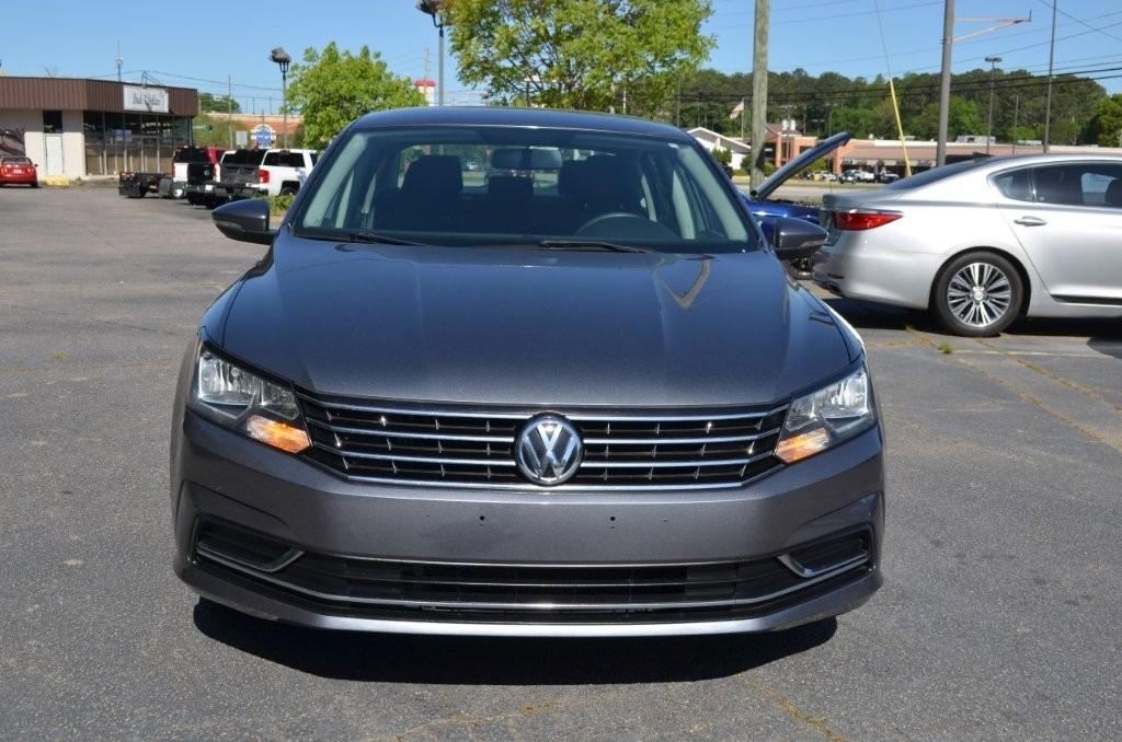 2016 Volkswagen Passat S photo