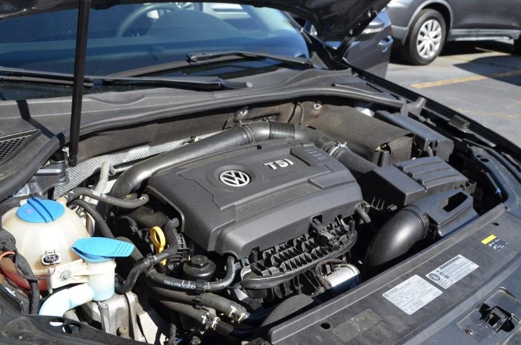 2016 Volkswagen Passat S photo