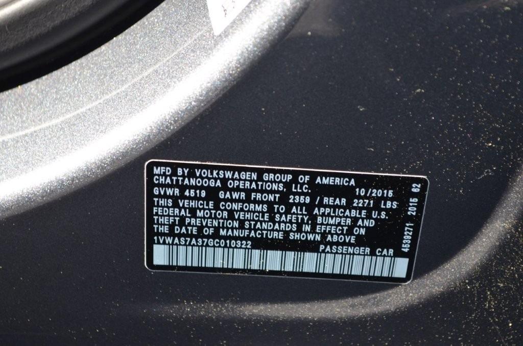 2016 Volkswagen Passat S photo