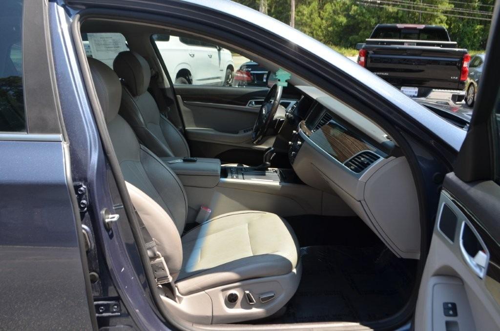 2015 Hyundai Genesis - $13,625