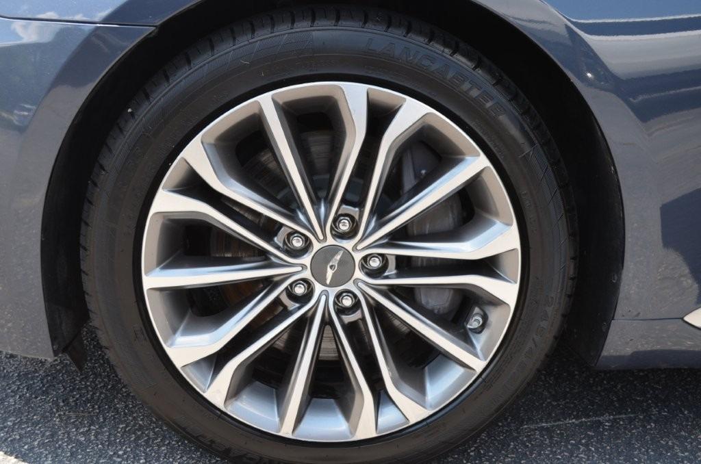 2015 Hyundai Genesis - $13,625