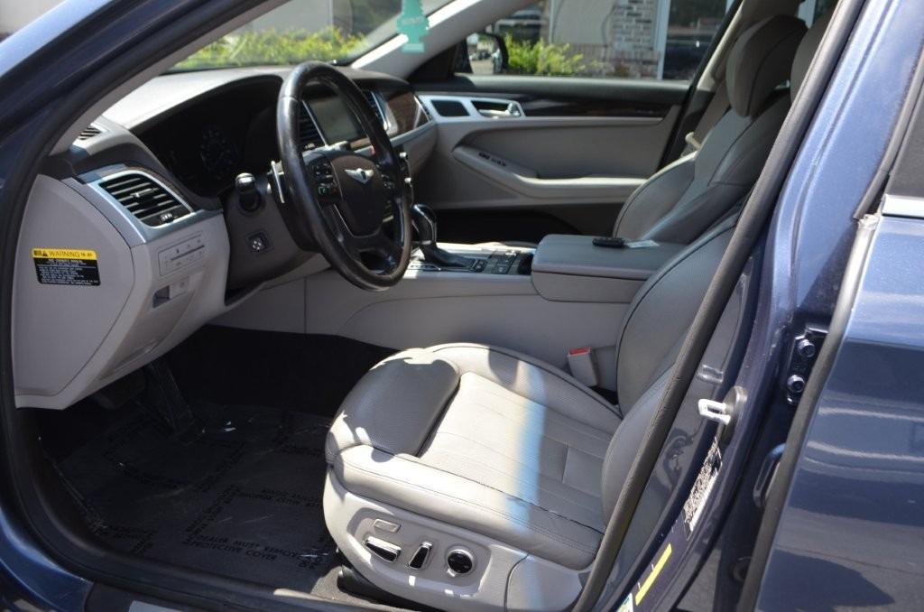 2015 Hyundai Genesis - $13,625