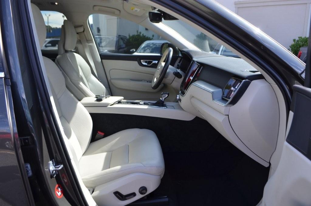 2018 Volvo XC60 - $16,400