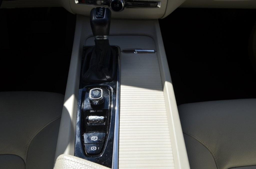 2018 Volvo XC60 - $16,400