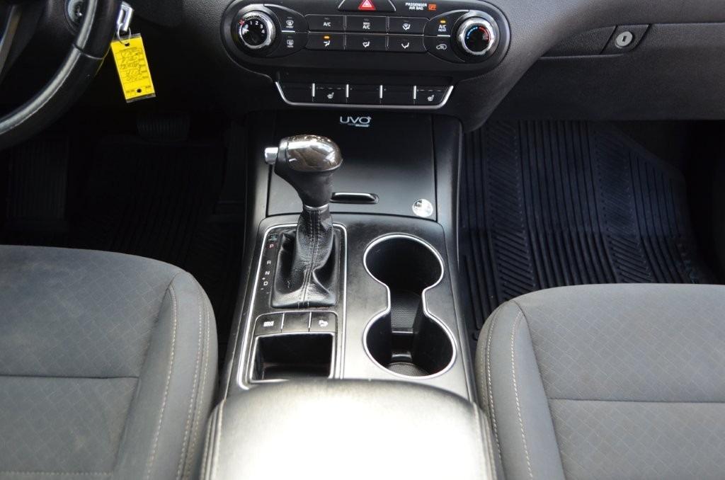 2016 Kia Sorento - $8,900