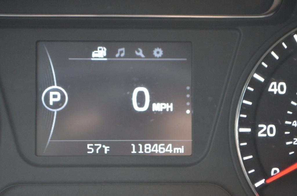 2016 Kia Sorento - $8,900