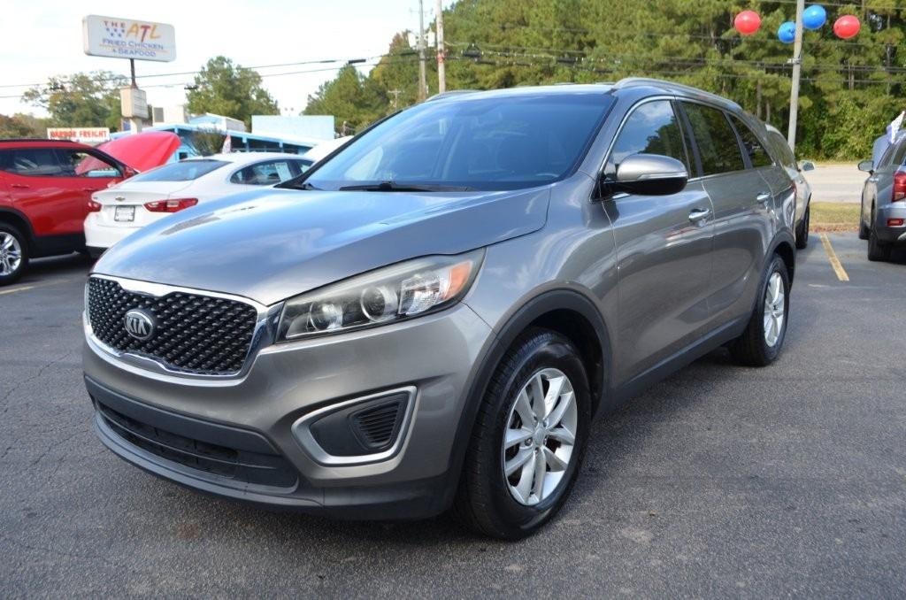 2016 Kia Sorento - $8,900