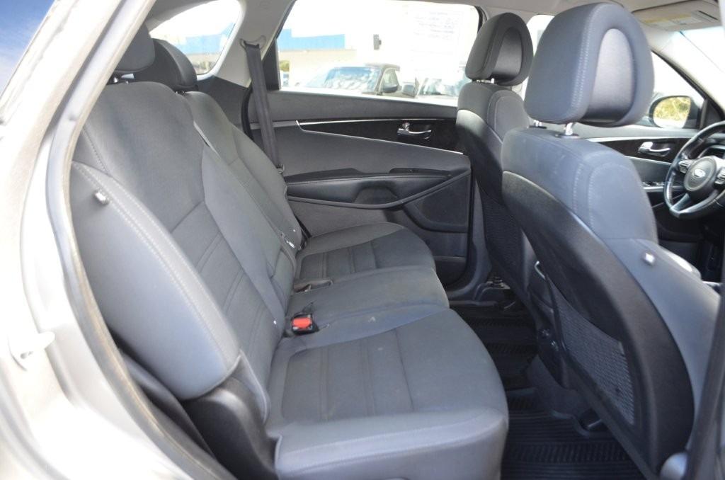2016 Kia Sorento - $8,900