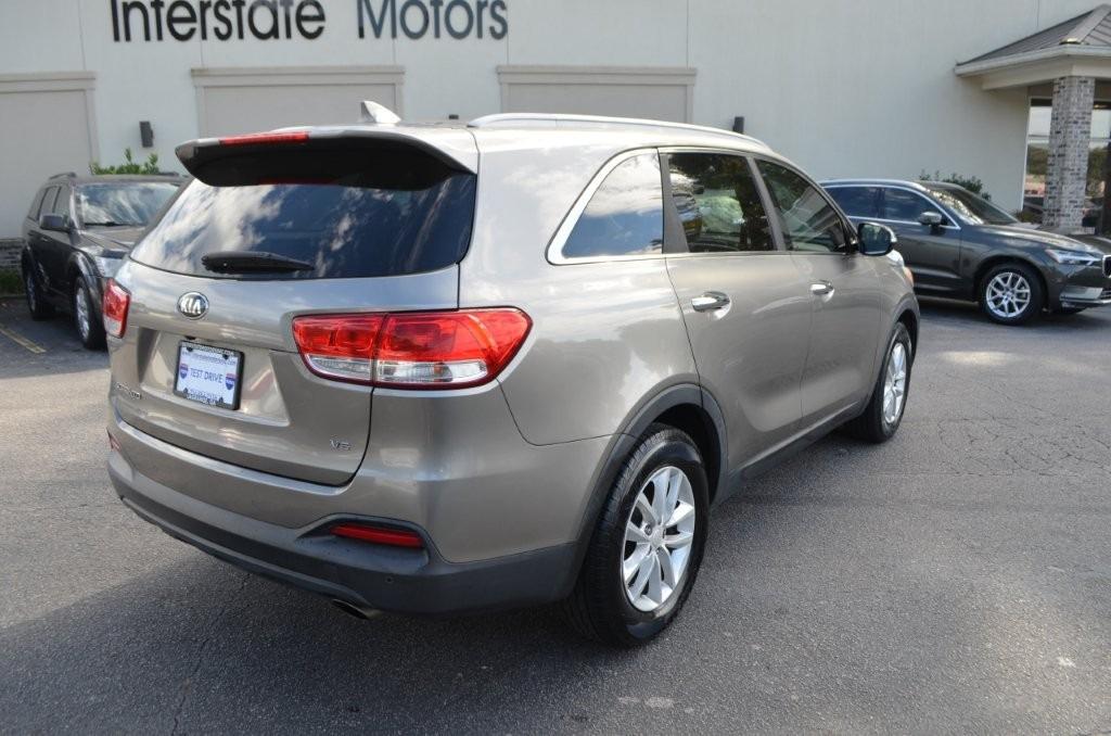 2016 Kia Sorento - $8,900