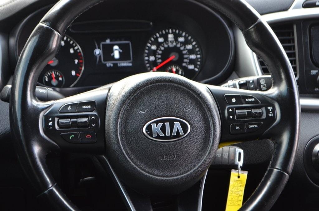 2016 Kia Sorento - $8,900
