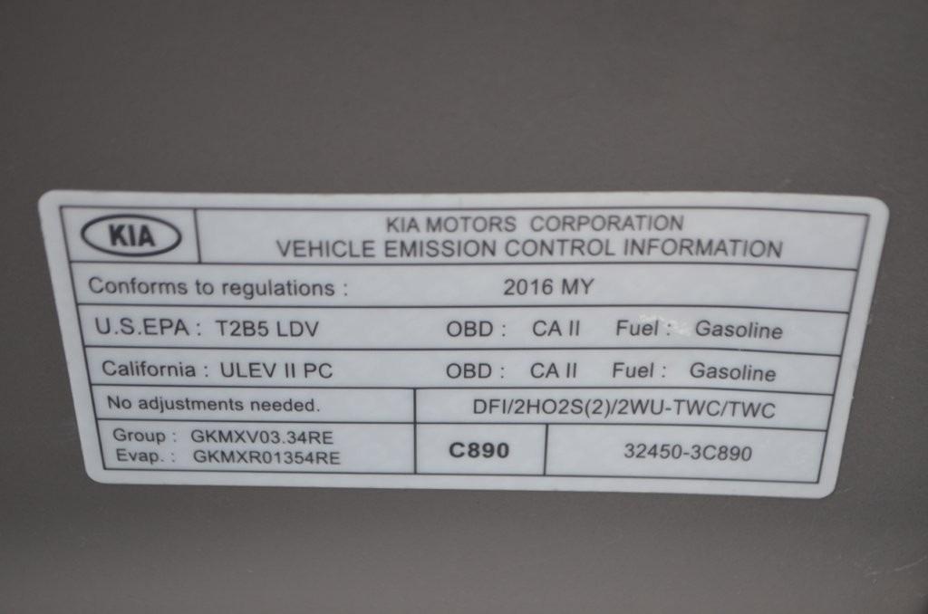 2016 Kia Sorento - $8,900